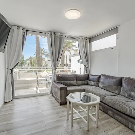 Primavera Tranquil Retreat 2-bedroom With Balcony, Garden View & Fiber Wifi * أرونا