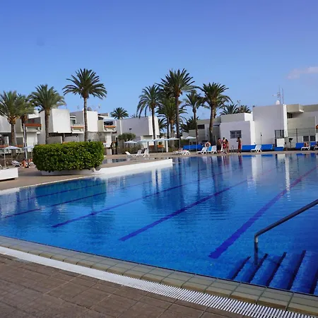 Apartment Primavera Tranquil Retreat 2-bedroom With Balcony, Garden View & Fiber Wifi Arona (Tenerife)