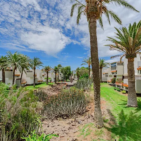 Primavera Tranquil Retreat 2-bedroom With Balcony, Garden View & Fiber Wifi * أرونا