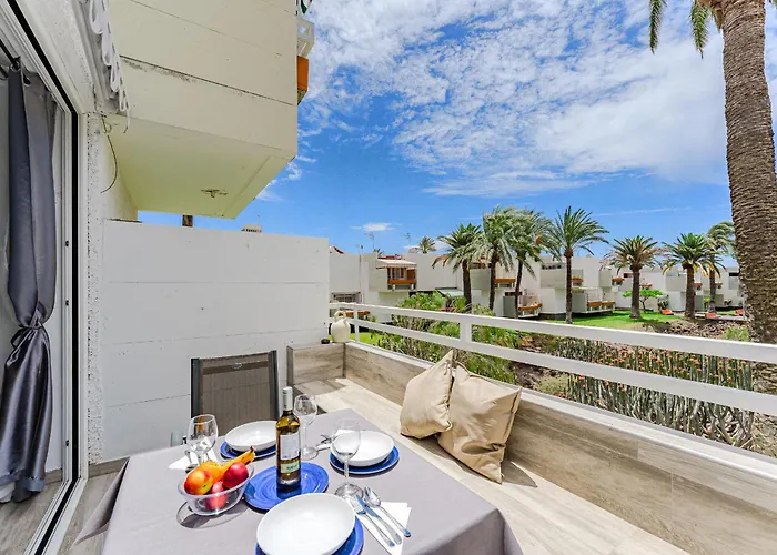 Primavera Tranquil Retreat 2-bedroom With Balcony, Garden View & Fiber Wifi