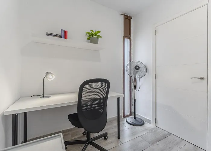 Primavera Tranquil Retreat 2-bedroom With Balcony, Garden View & Fiber Wifi *