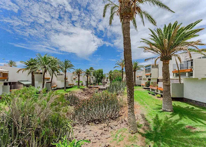 Primavera Tranquil Retreat 2-bedroom With Balcony, Garden View & Fiber Wifi * 阿罗纳