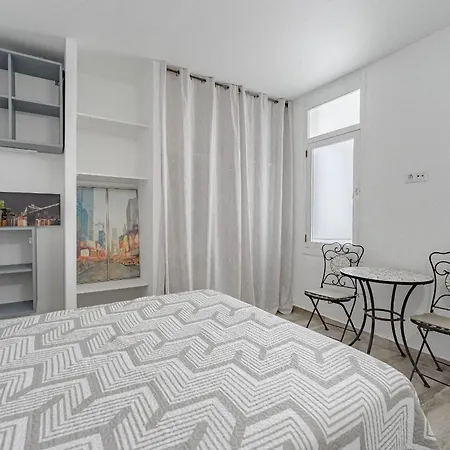 Primavera Tranquil Retreat 2-bedroom With Balcony, Garden View & Fiber Wifi Appartement *